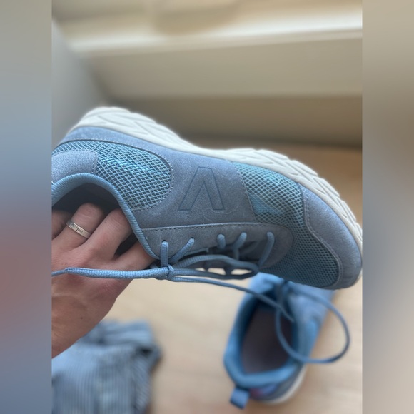 Vionic Aviate Women's Orthotic Supportive Sneaker, Blue, Size 9.5 - Picture 10 of 15